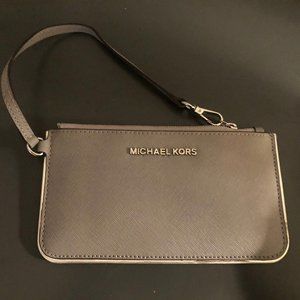 Michael Kors NWT - Specchio Med Wristlet